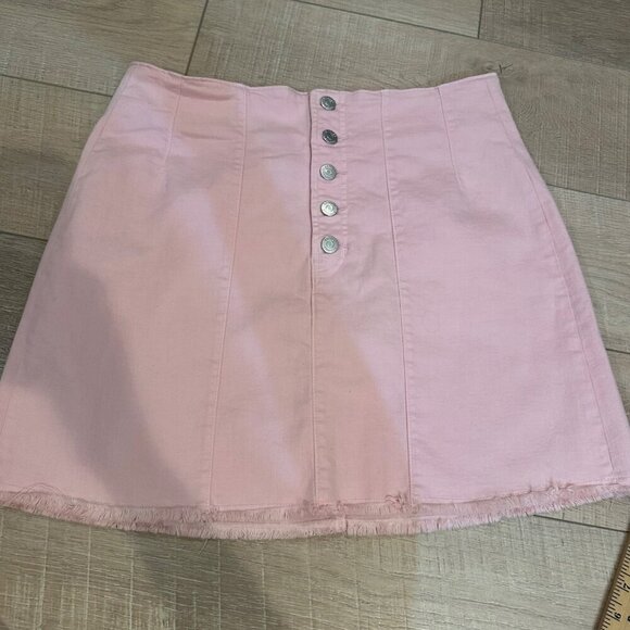 harper heritage Dresses & Skirts - Pink Button-Front Frayed Hem Mini Skirt Harper Heritage By Francescas Size L